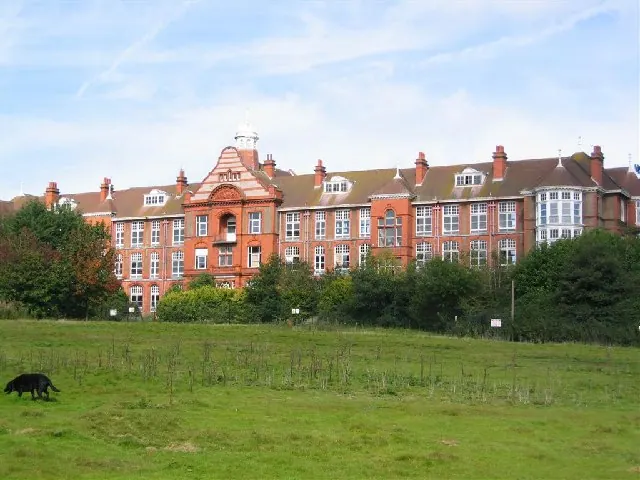 Crossley Hospital East , 1905 - 1961