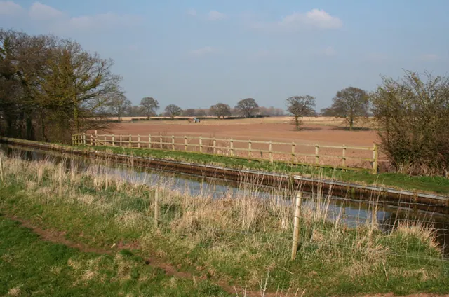 Farmland north of Halls Lane Bridge