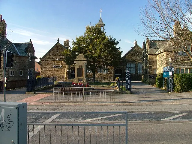 Starbeck Junior School and war memorial.