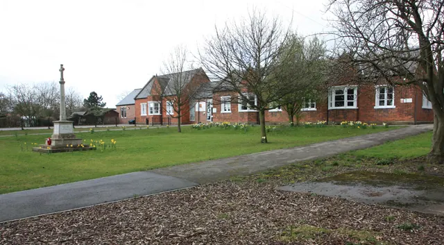 School and War memorial, Brandesburton