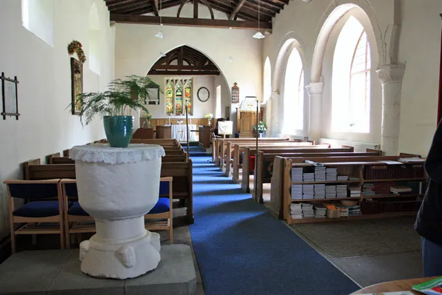 St Cuthbert's C of E, interior