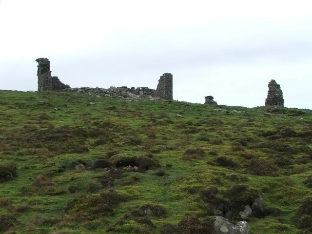 Ruin and Cairns on Wassett Fell.