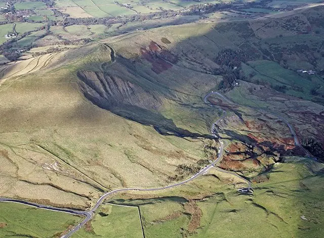 Mam Tor Hill Fort, Castleton