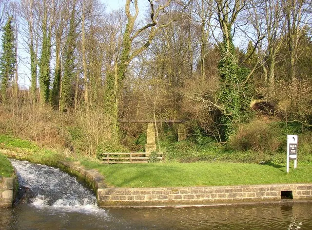 Pipe bridge over New Mill Gill, Bingley