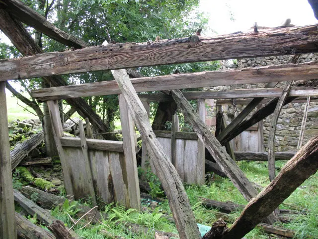 Interior of Holme Laithe