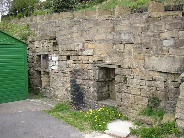 Remains of cottages, Clay Well / Carr Top Lane, Golcar