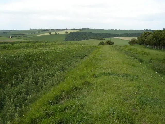 Huggate  Dikes