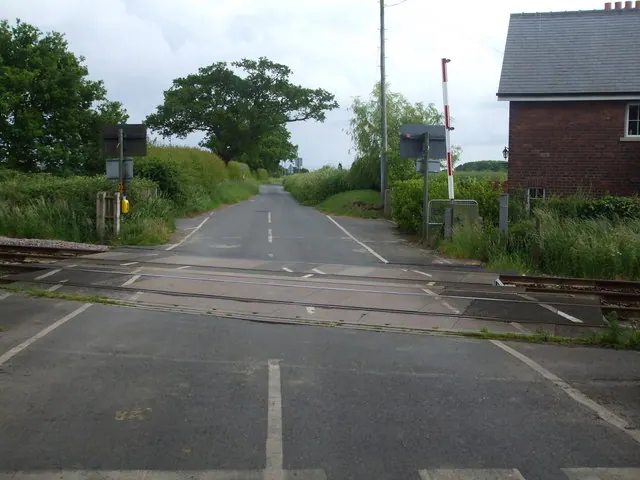 Woodhall Level crossing