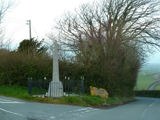 War Memorial, North Hill