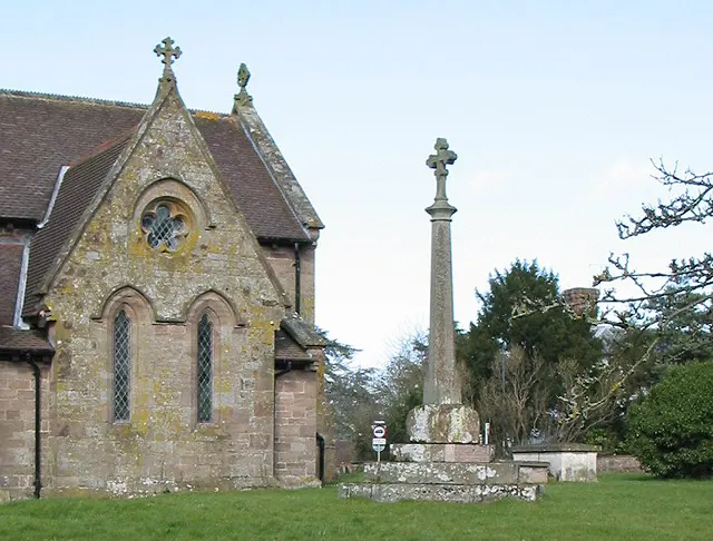 Medieval churchyard cross, St. Peter's, Lugwardine