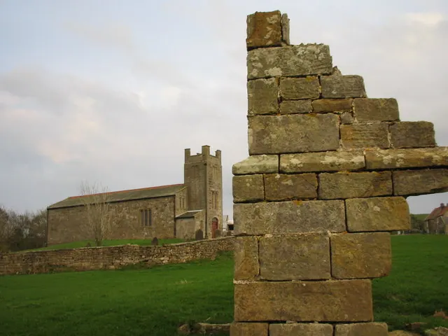 St. Nicholas Church and ruin of Roxby Hall