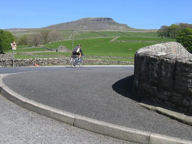Cycling across Horton Bridge