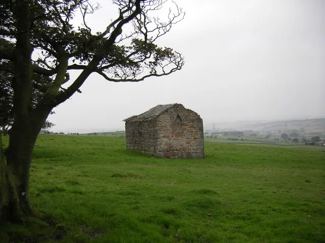 Ruined Barn, Quernmore Brow