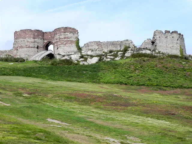 Beeston Castle, Inner Gatehouse and Modern Bridge