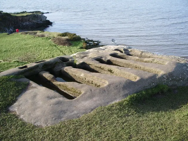 St Patrick's Chapel, Graves