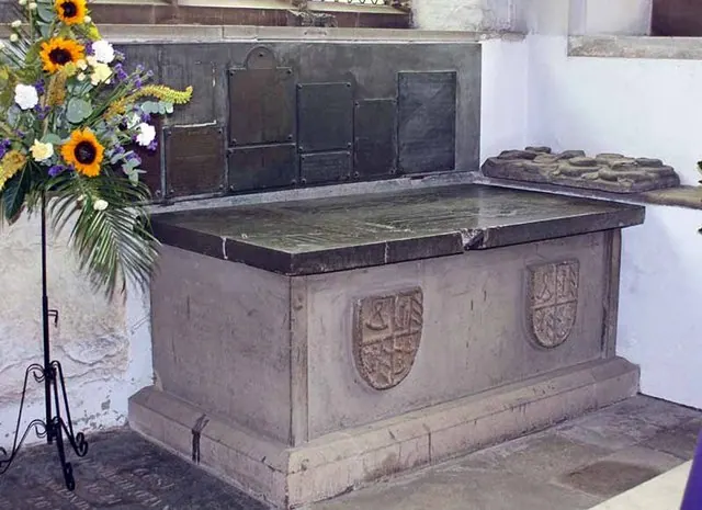Holy Trinity Church, Kendal, Cumbria - Tomb chest