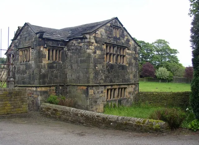 Kirklees Priory Gatehouse, Clifton
