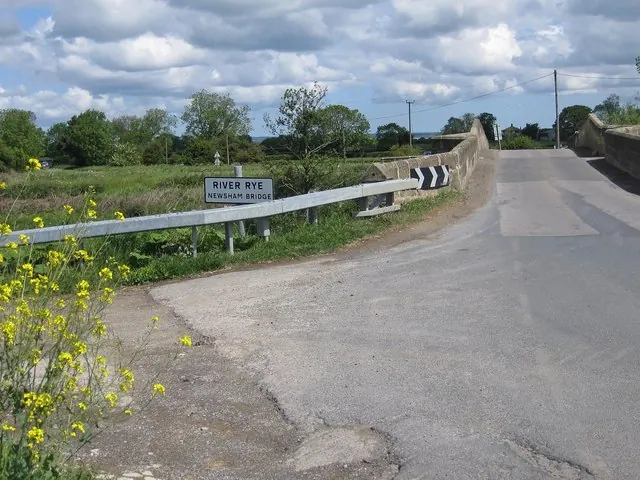 Unclassified road crossing Newsham Bridge
