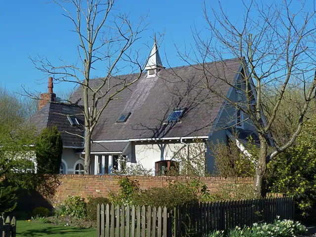 Converted chapel near the crossroads, Ollerton