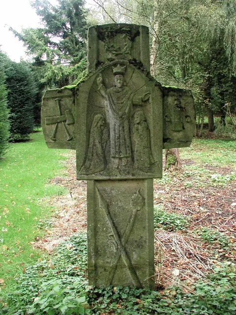 Stone Cross at All Saints Church, Roos
