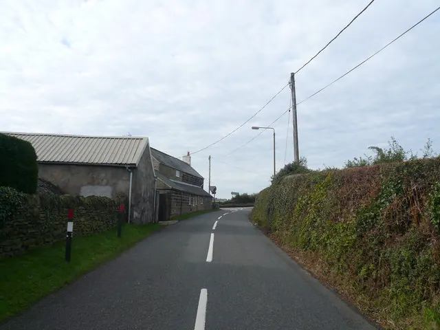 Mathersgrave Lane - Approaching Junction with Matlock Road