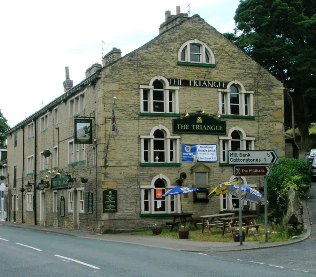 Pub/War Memorial