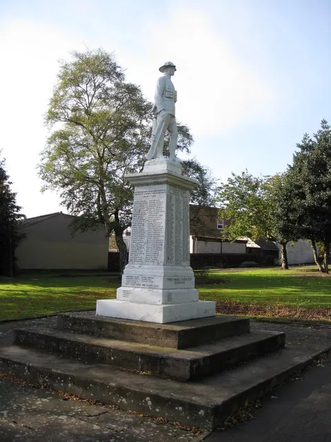 Staveley - War Memorial