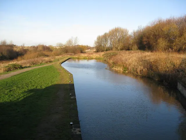 Chesterfield Canal - View from Mill Green Bridge