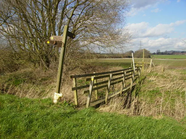 Footbridge at the path junction across Ings Beck