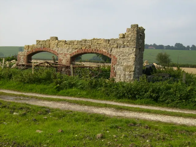 Interesting ruin alongside bridleway