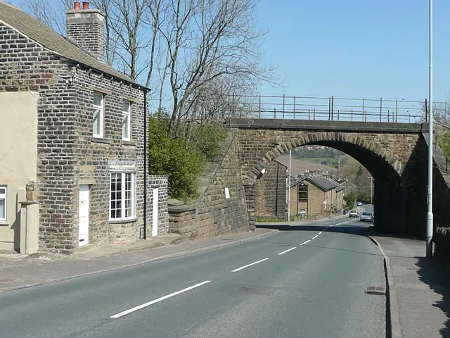 Railway Bridge, Abbey Road North (A629), Shepley