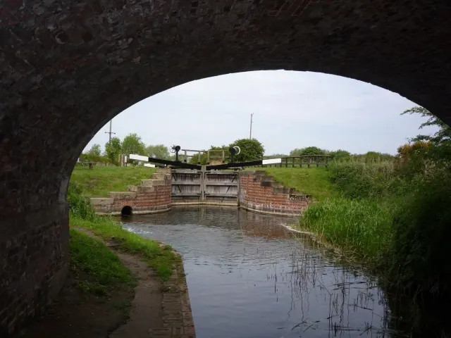 Coates Lock from under the bridge