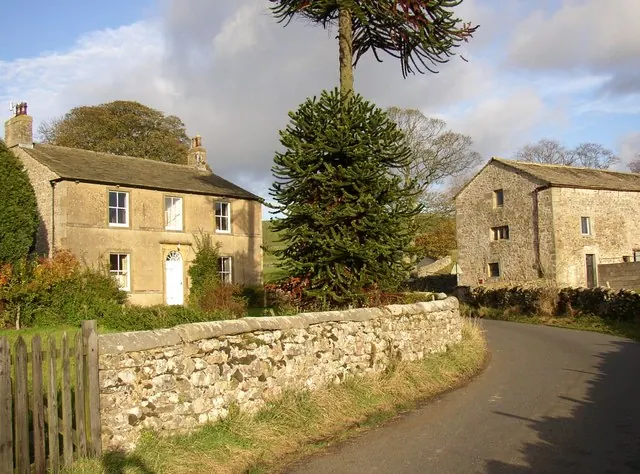 Winterburn Hall and barn, Winterburn