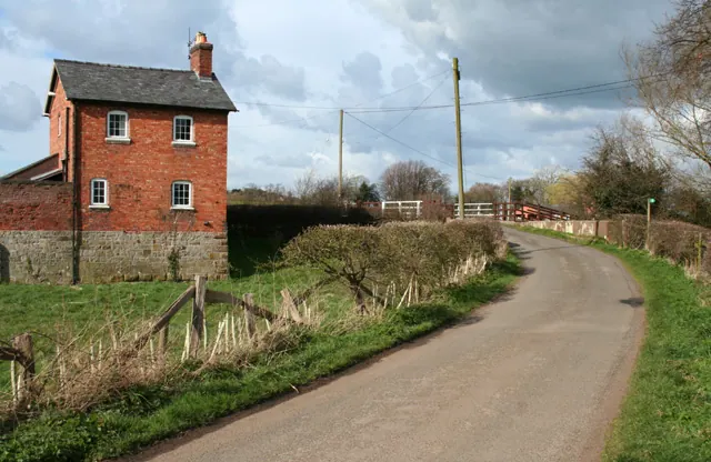 Church Bridge and lock-keeper's house