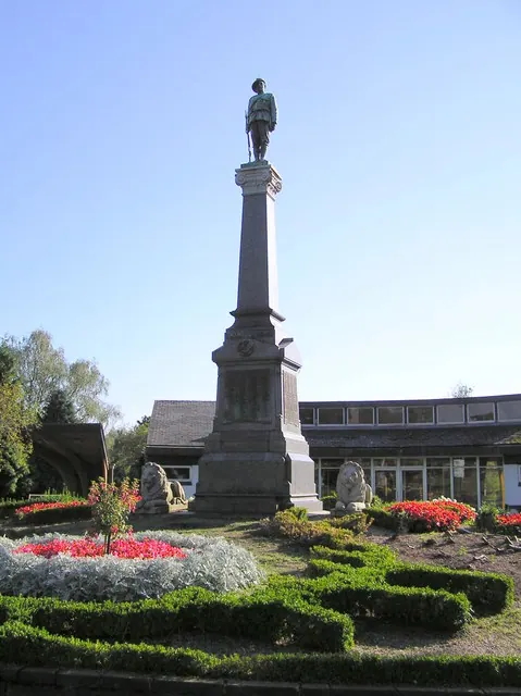 War Memorial, Queen's Park, Crewe